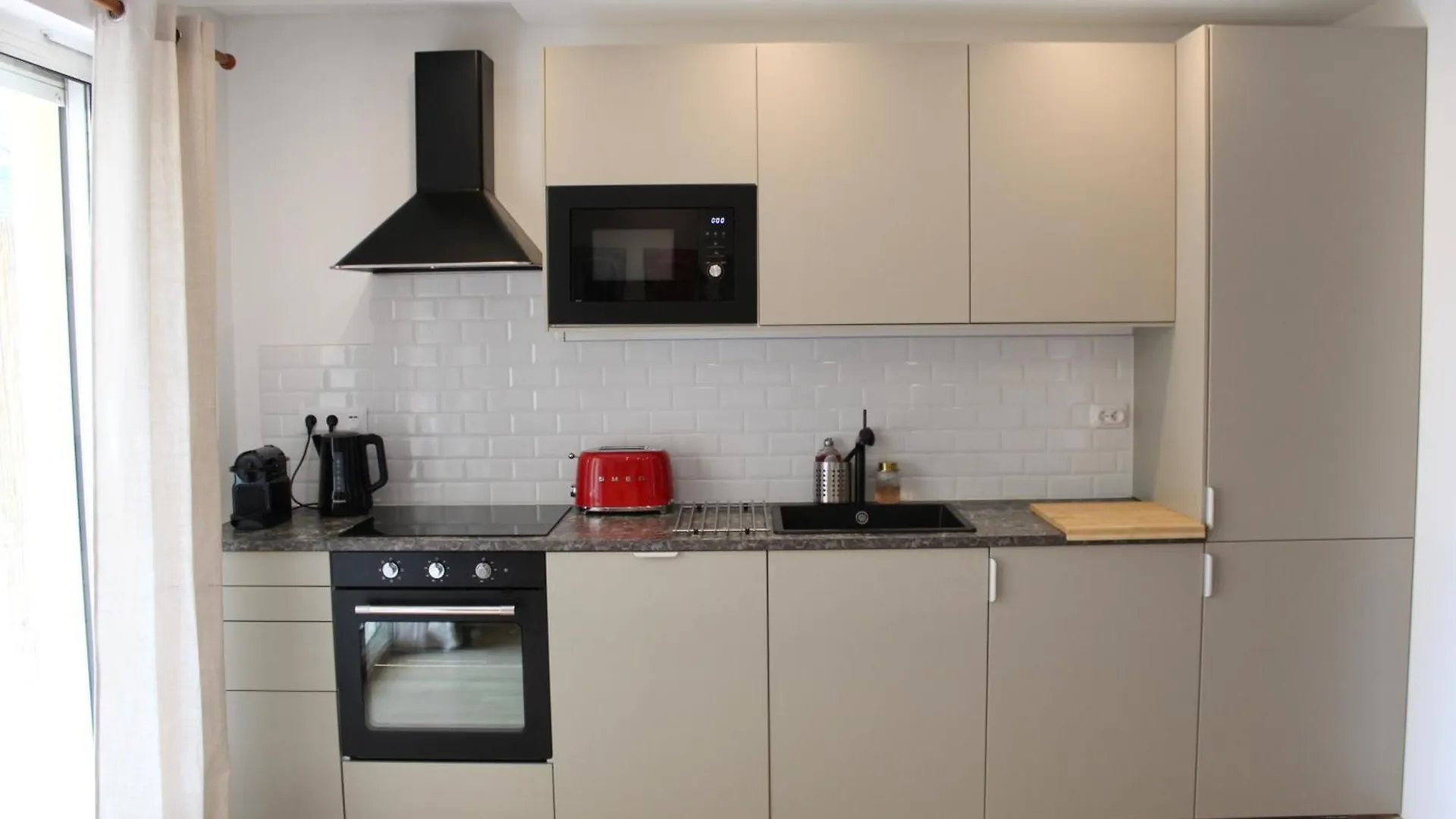 Charmant Appartement Proche Mer 카발레르쉬르메르