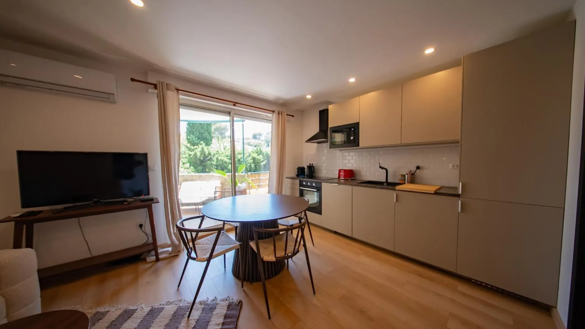 Charmant Appartement Proche Mer Cavalaire-sur-Mer 0*,  Francia